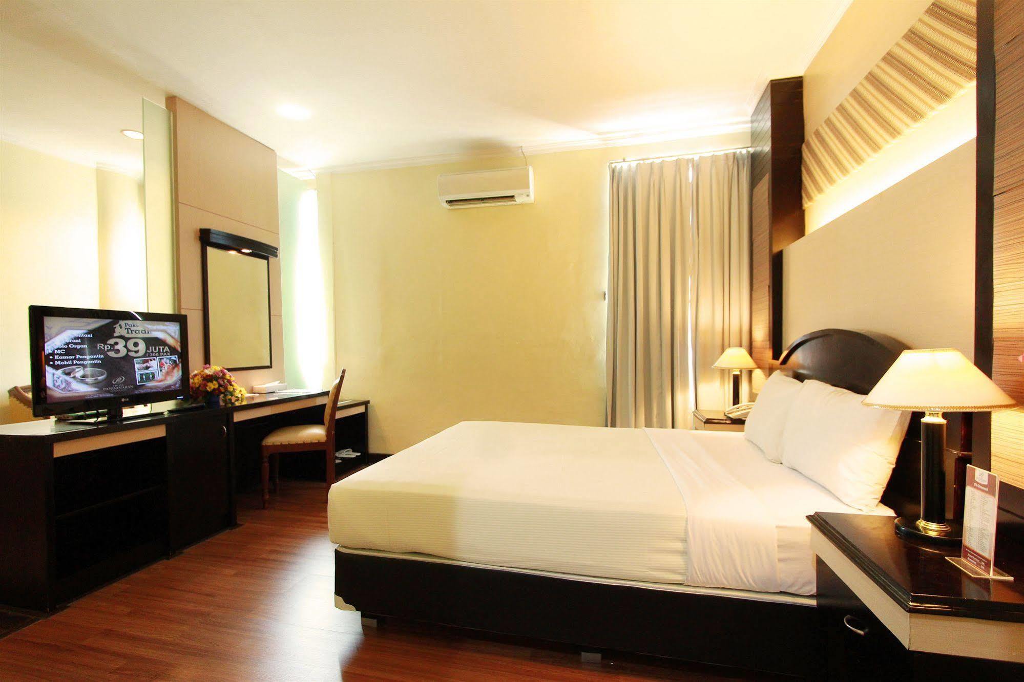 Pandanaran Hotel Semarang Exterior foto